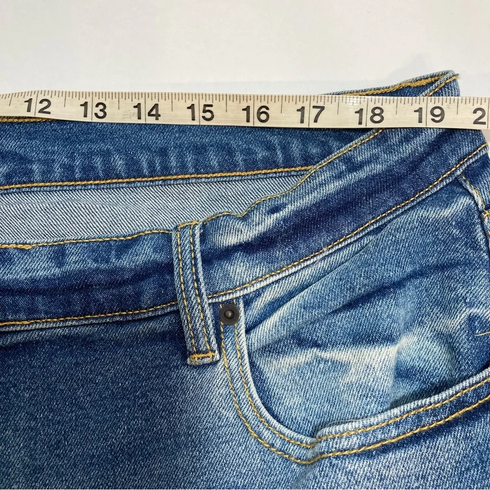 NWT FASHION NOVA Women’s Plus Size 18 Distressed High Rise Jeans Medium Wash - Picture 12 of 16